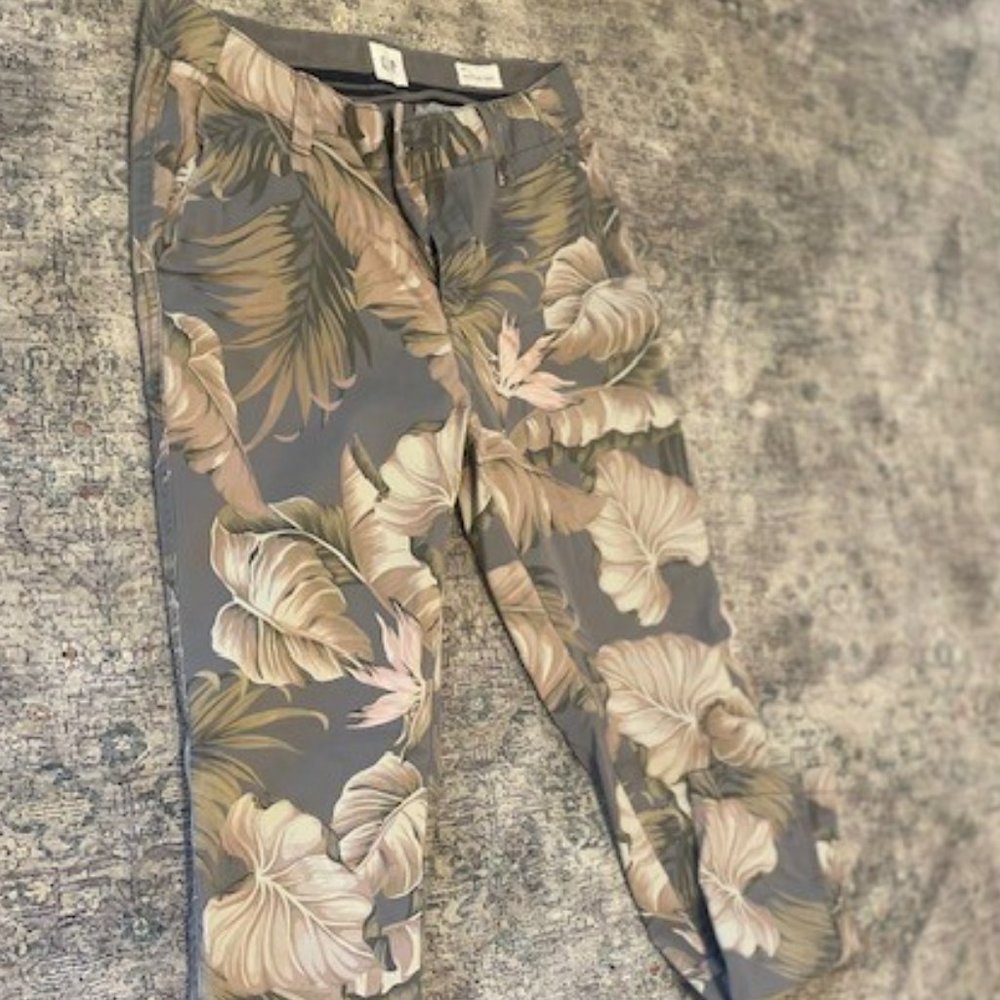 Gap Floral Girlfriends Chino
